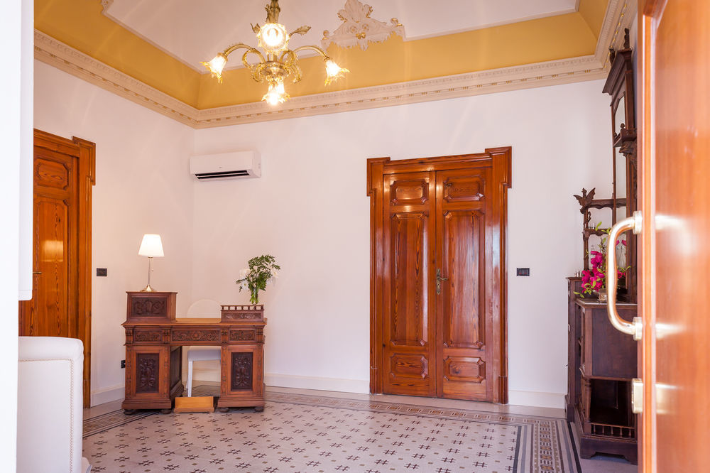 לינה וארוחת בוקר שיקלי Palazzo Montalbano מראה חיצוני תמונה
