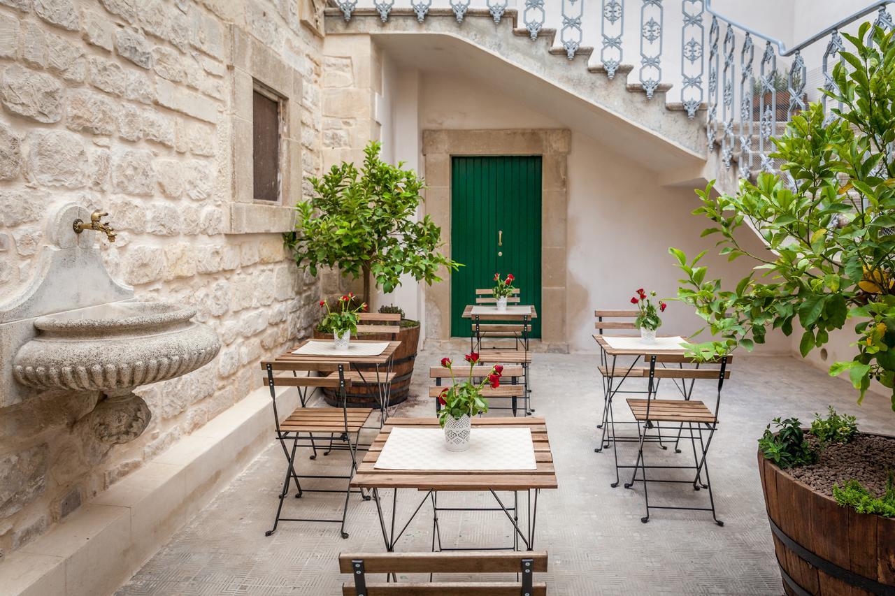לינה וארוחת בוקר שיקלי Palazzo Montalbano מראה חיצוני תמונה