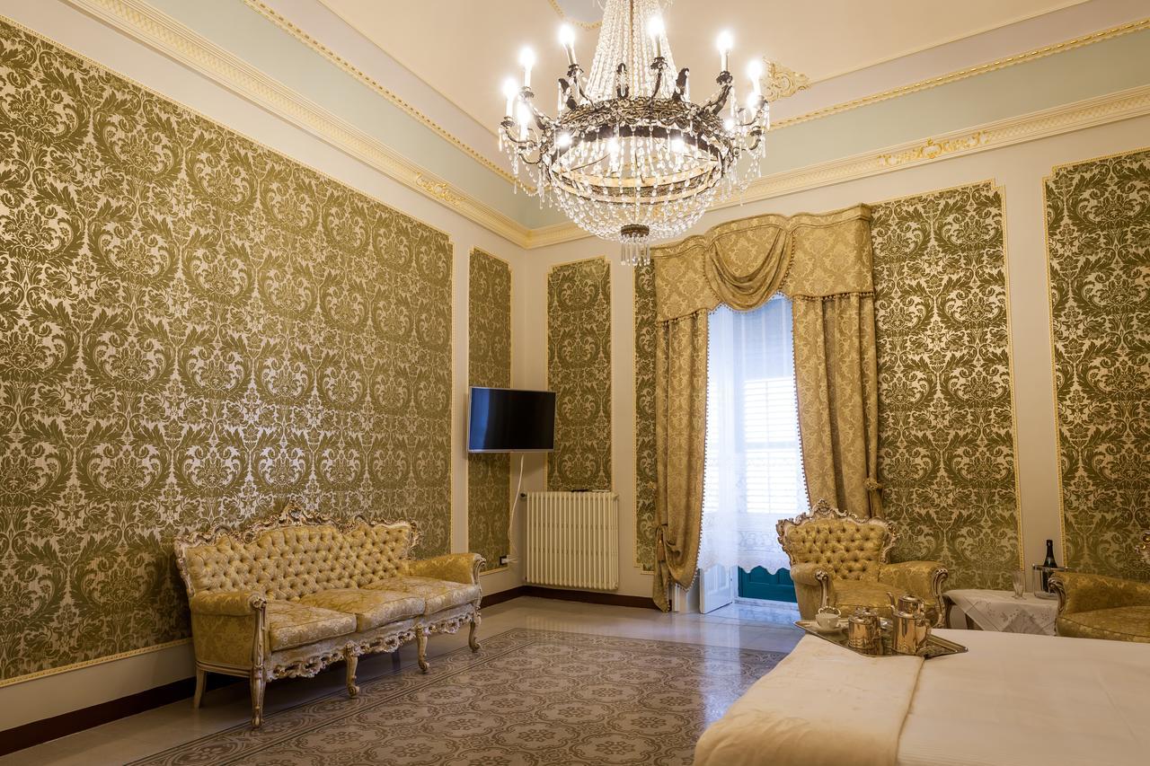 לינה וארוחת בוקר שיקלי Palazzo Montalbano מראה חיצוני תמונה