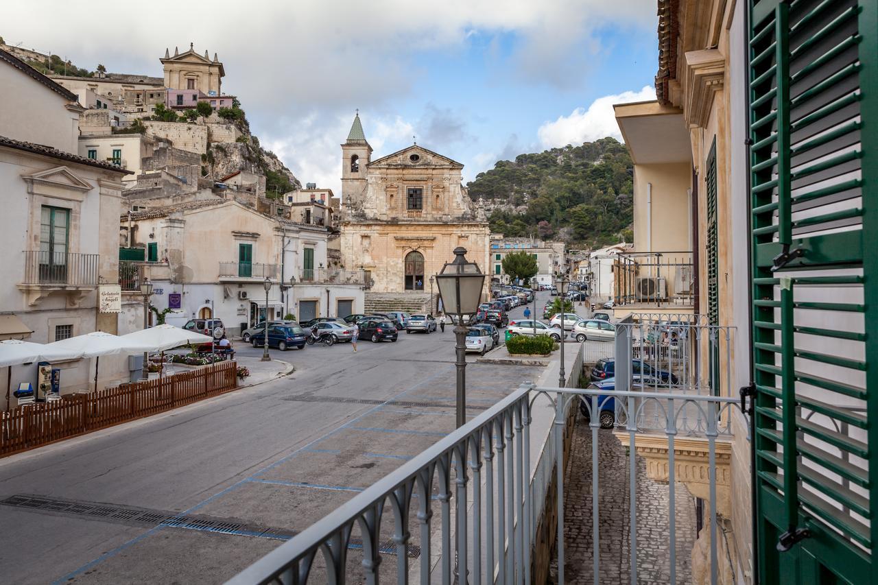 לינה וארוחת בוקר שיקלי Palazzo Montalbano מראה חיצוני תמונה
